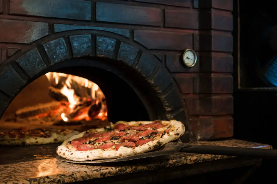 Featured Image Ooni Gas vs Wood Pizza Oven